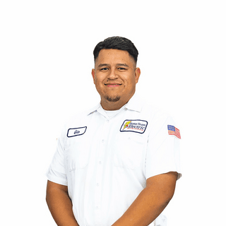Gio Lopez, Residential Electrician at Home Team Electric